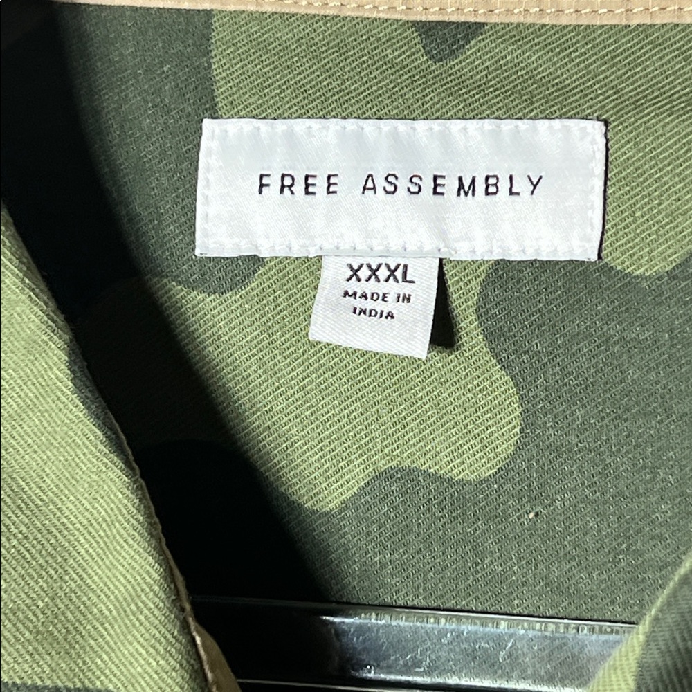 Free assembly camp button down shirt size xxxl - Picture 6 of 11